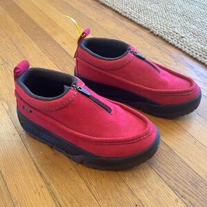 Nike ACG Izy in Rush Pink